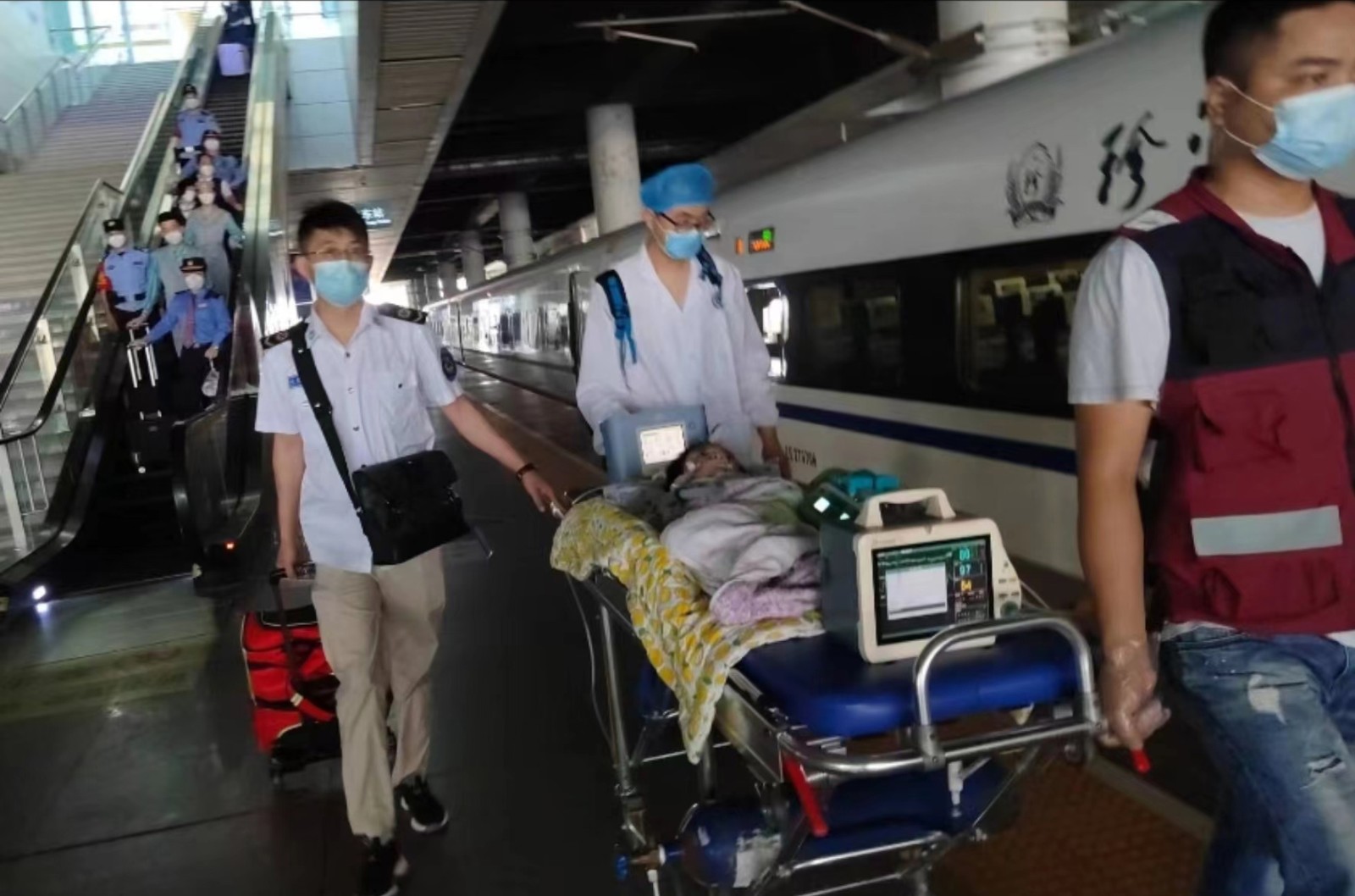 卢龙县高铁转运公司